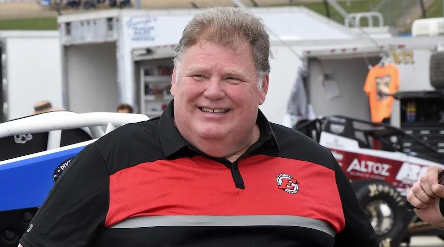 UNBELIEVABLE: Just a few minutes ago, the motorsport community was shaken by the tragic announcement that Jerry Gappens, the general manager of Eldora Speedway, has passed away at the age of …