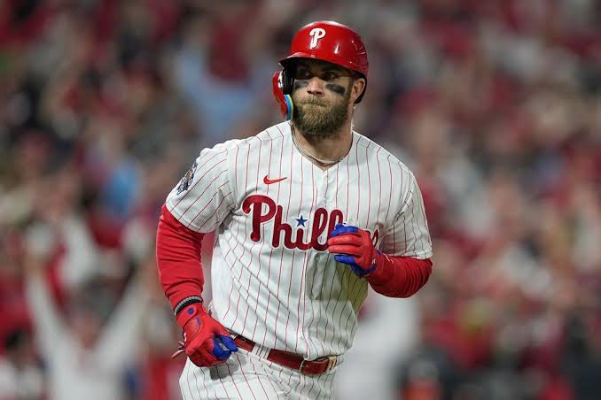 JUST IN: Bryce Harper Has Phillies Fans Thinking the Worst.see more 