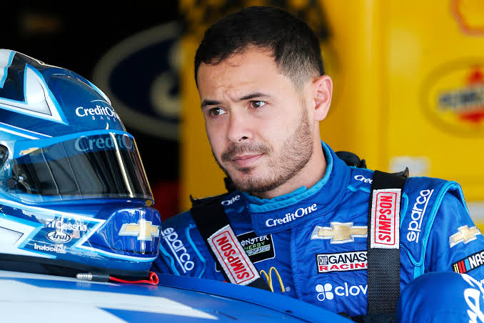 In a surprising turn of events, Kyle Larson, a prominent Formula 1 driver and dirt track enthusiast, announced his abrupt retirement from racing, sending shockwaves through the motorsports community.