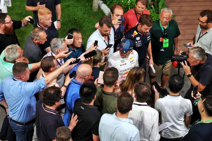 Breaking: F1 Drivers Unite in Stunning Rebellion: Showdown with FIA Over Max Verstappen’s Explosive Swearing Controversy…. read more 