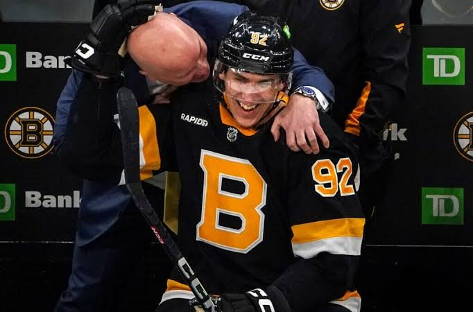 JUST IN: Toronto Maple Sign Boston Bruins Center Prospect to Two-Year Deal