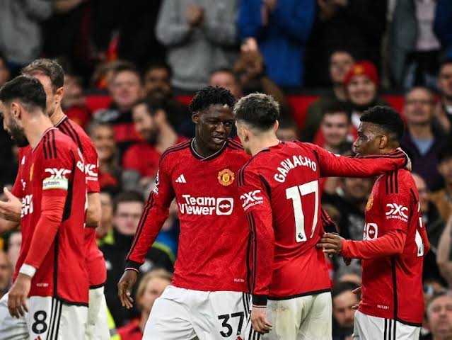 UEFA Europa League: FCSB din România se va confrunta cu Manchester United la București…citește mai mult