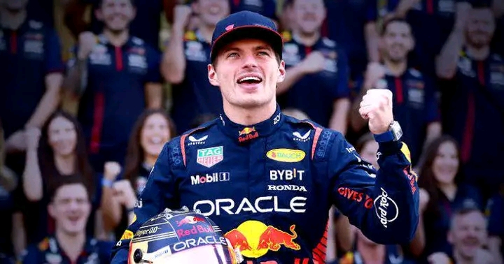 Beste Heren en Dames Leden van MAX VERSTAP …. hartelijk bedankt voor jullie Support aan MAX Emilian Verstappen. Ik doe dat hel graag voor alle fans ook Onzer wereld KAMPIOEN MAX ……… Read more..