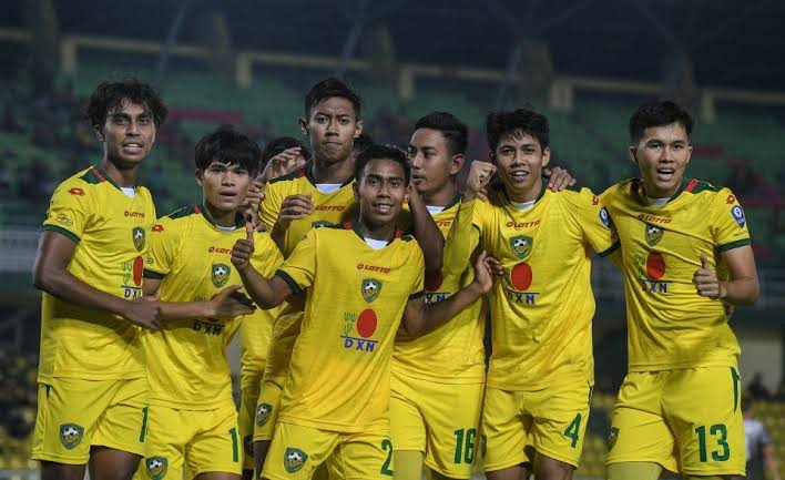 SANGAT SEDIH: Penyokong Terengganu FC Hancur dengan kehilangan enam pemain berikutan kemalangan kereta tragis di…baca lagi