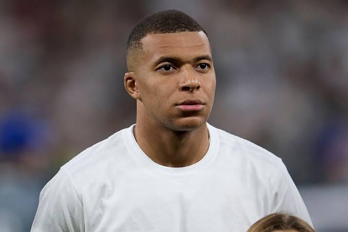 AFACERE FINALIZATĂ: FC Rapid București a semnat în urmă cu câteva minute cu Kylian Mbappé, transferul depășind valoarea de…