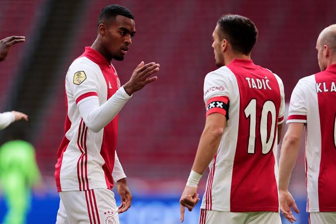 Pijnlijke verlies: Ajax Amsterdam heeft het overlijden aangekondigd van…