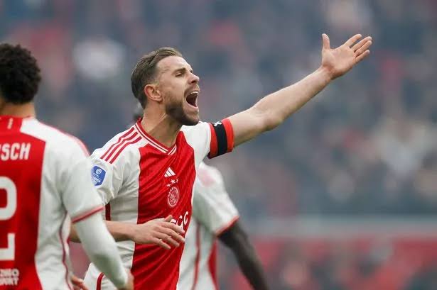 DAALDEAL: Jordan Henderson verlengt zijn verbintenis met Ajax voor nog eens vijf jaar……..