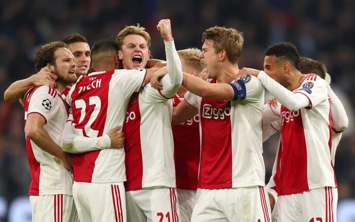 “Done Deal: Ajax Amsterdam verwelkomt officieel weer een topgetalenteerde ster in de selectie…”