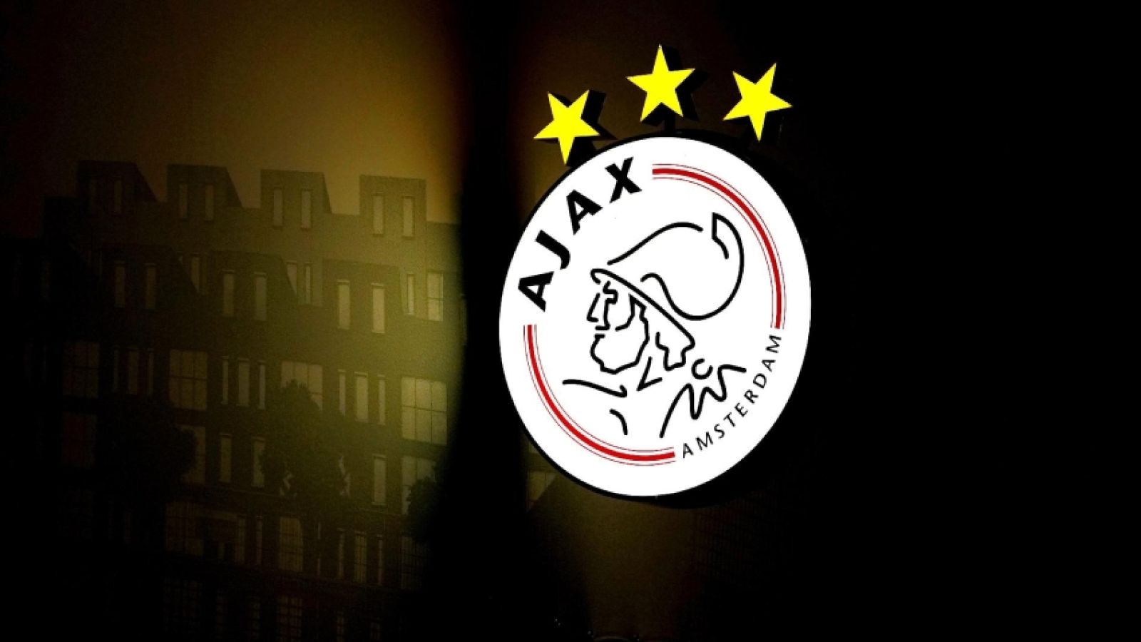 “AFC Ajax verbreekt contract met zoon Rafael van der Vaart vanwege…”