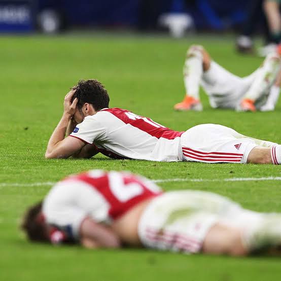 Zo verdrietig om afscheid te nemen: Ajax-sterspeler sterft in de…