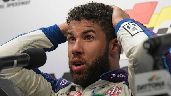 23XI Racing, co-owned by NBA legend Michael Jordan and NASCAR driver Denny Hamlin, has taken the unprecedented step of suspending its star driver, Bubba Wallace, from the 2025 NASCAR Cup Series Championship…