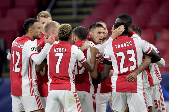 Pijnlijke Vertrek: Belangrijke Speler Ajax Amsterdam Vertrokken