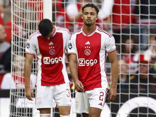 “Laatste Nieuws: Twee Spelers van Ajax Amsterdam Hebben Kort Geleden Verzocht Niet Meer Te Spelen Vanwege…”