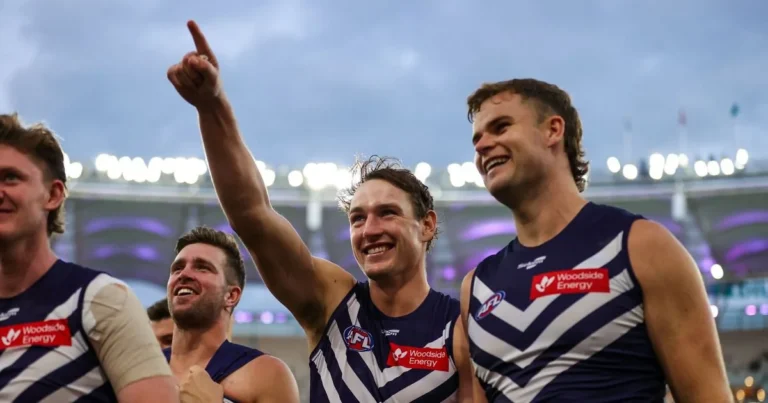 Fans express joy as Fremantle dockers beat St Kilda in hot race to sign star man from